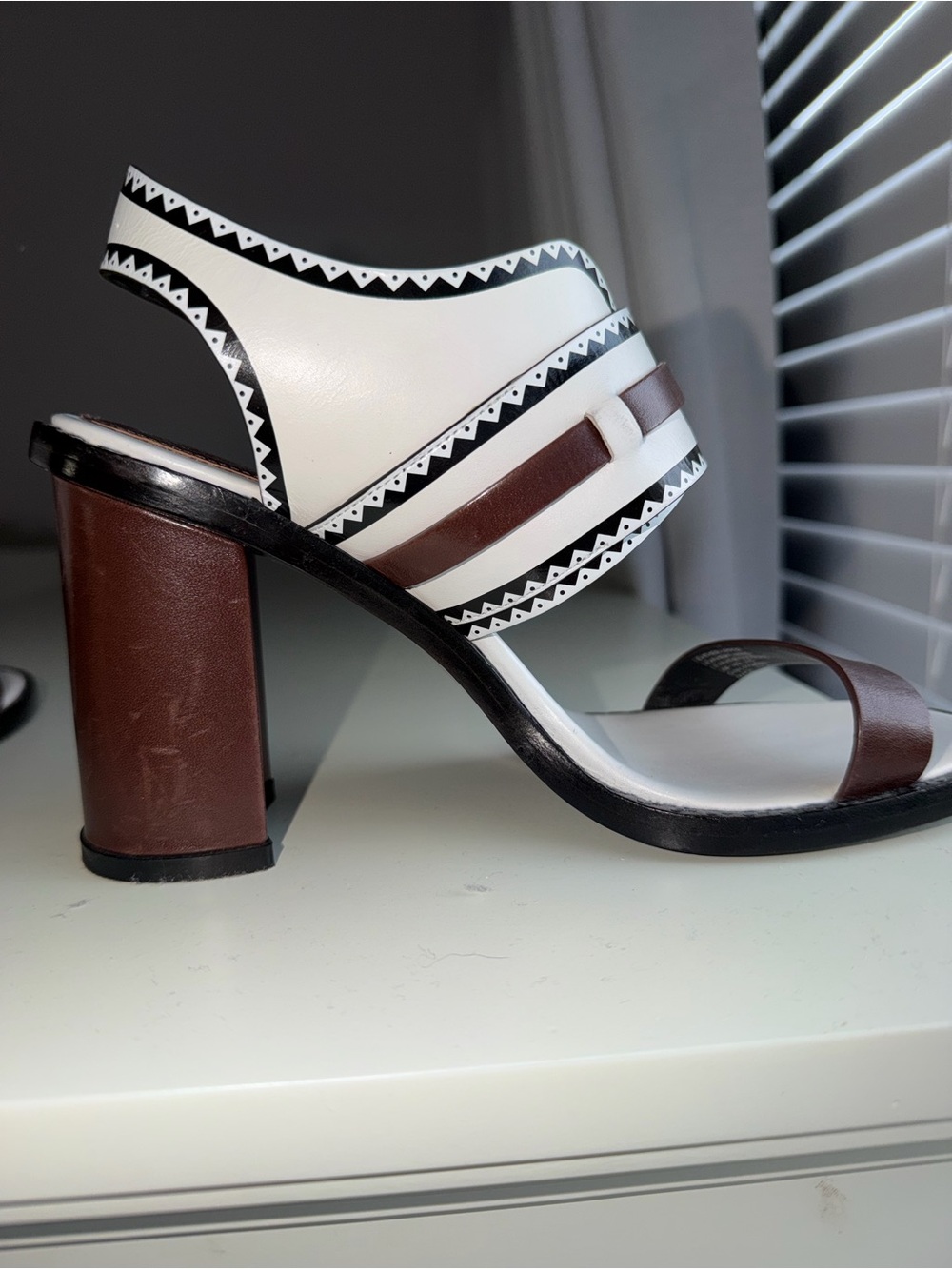 Tory Burch White and Brown Leather Buckle Sandals - Picture 2 of 9